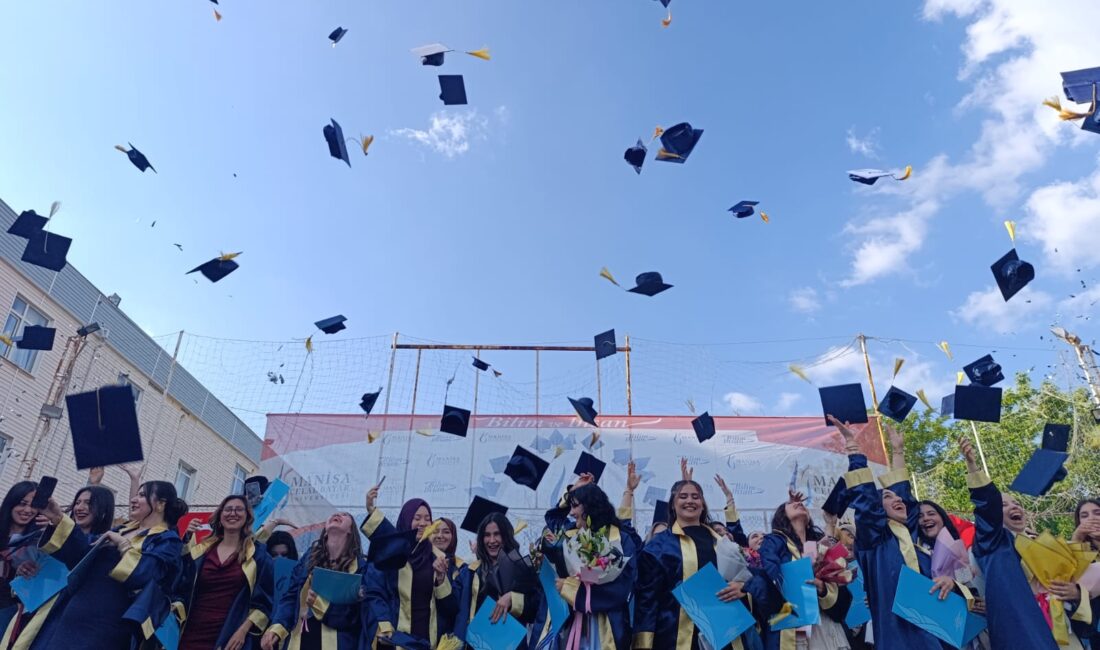 Manisa Celal Bayar Üniversitesi Gördes Meslek Yüksekokulu Mezuniyet Töreni okul