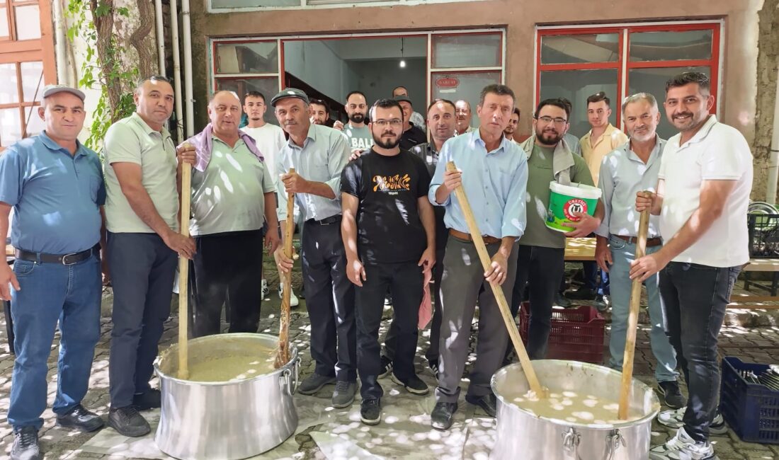 Manisa’nın Gördes ilçesine bağlı Kayacık mahallesinde bu yıl yapılan hayır