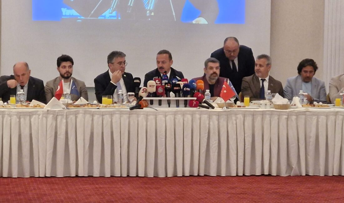 ANAHTAR Parti Genel Başkanı Yavuz Ağıralioğlu, İzmir’de düzenlediği kapsamlı basın toplantısında