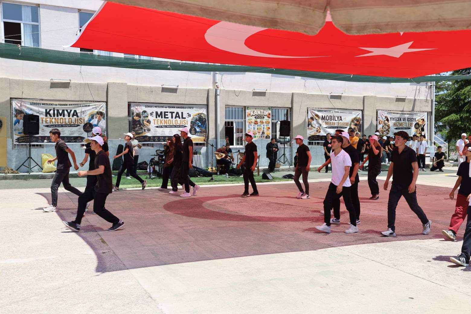 Gördes Mesleki ve Teknik Anadolu Lisesi tarafından 17 Haziran 2026
