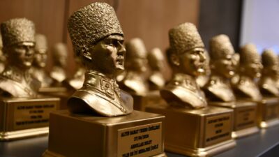 İstanbul Üsküdar'da bulunan Moonwork, bu yıl sanat, medya, edebiyat, spor