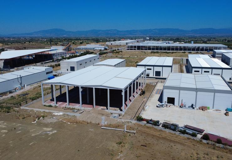 Kınık Organize Sanayi Bölgesi’nde altyapı yatırımları hızla ilerlerken, arıtma tesisi