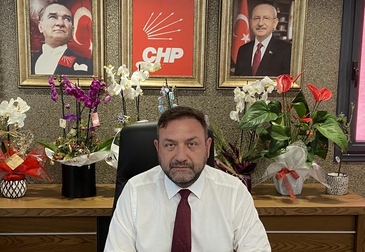 CHP İzmir İl Başkanı Utku Gümrükçü, Madımak katliamı davası hükümlüsünün