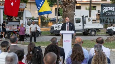 Bosna Hersek'in Srebrenica kentinde 1995 yılında yaşanan ve 8 bin