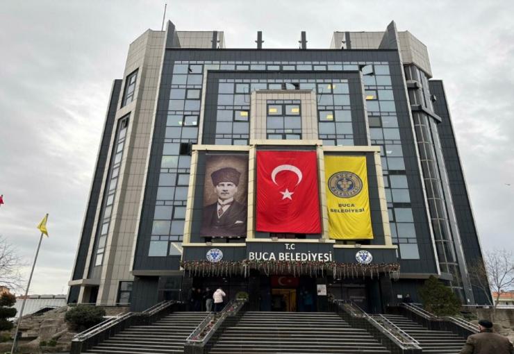 Buca Belediyesi, Çamlıpınar Mahallesi’nde bulunan ve terzilik faaliyeti yürütüldüğü belirlenen