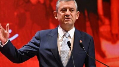 CHP'nin seçilmiş yönetiminin Parti Sözcüsü ve İstanbul Milletvekili Zeynel Emre,