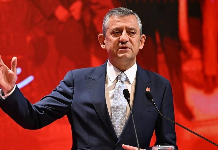 CHP'nin seçilmiş yönetiminin Parti Sözcüsü ve İstanbul Milletvekili Zeynel Emre,