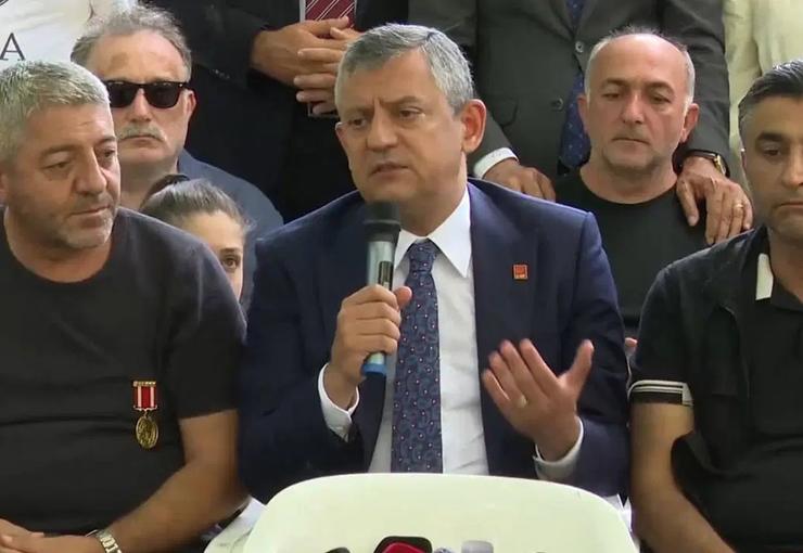 CHP'nin seçilmiş lideri Özgür Özel, şehit aileleri ve gazilerin oturma