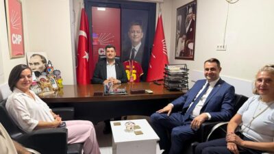 CHP İzmir’in Seçilmiş İl Başkanı Çağatay Güç, Karabağlar’da parti örgütüyle
