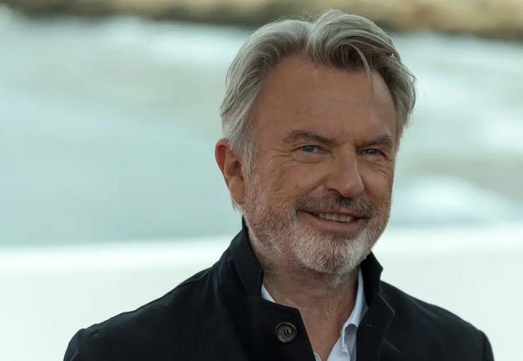 Sinema dünyasında "Jurassic Park" filmindeki Dr. Alan Grant karakteriyle hafızalara