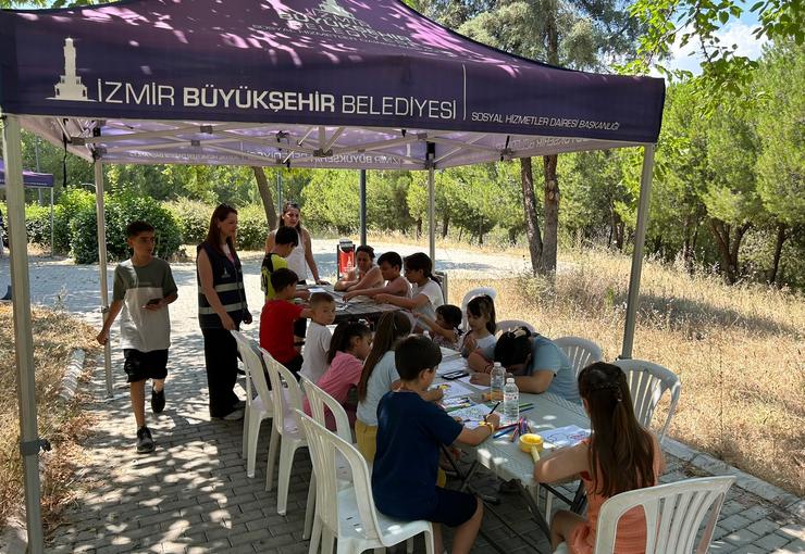 İzmir Büyükşehir Belediyesi, "Mahallede Söz Sende" programıyla İzmirlileri kent yönetimine