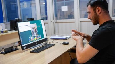 İzmir Büyükşehir Belediyesi, İzmir'de işitme kaybı bulunan ihtiyaç sahibi vatandaşların