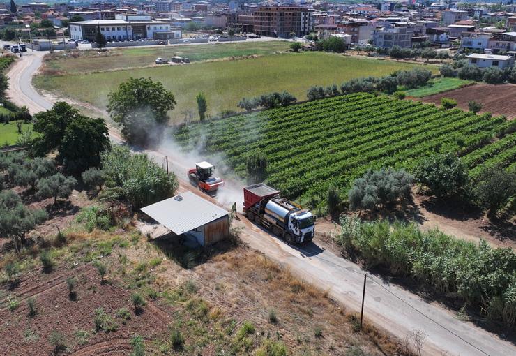 Manisa Büyükşehir Belediyesi, kent genelinde sürdürdüğü yol yenileme çalışmaları kapsamında