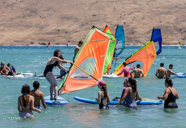 İzmir Büyükşehir Belediyesi, kentte yaşayan gençlerin spor ve doğayla iç