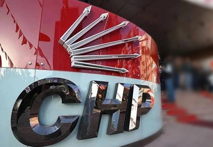 CHP’de butlan sonrası görevden alınan il başkanları sokakta “seçilmiş yönetimler”