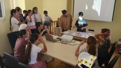 Konak Belediyesi’nin çocuklara özel hazırladığı Çocuk Yaz Programı, belediyenin semt
