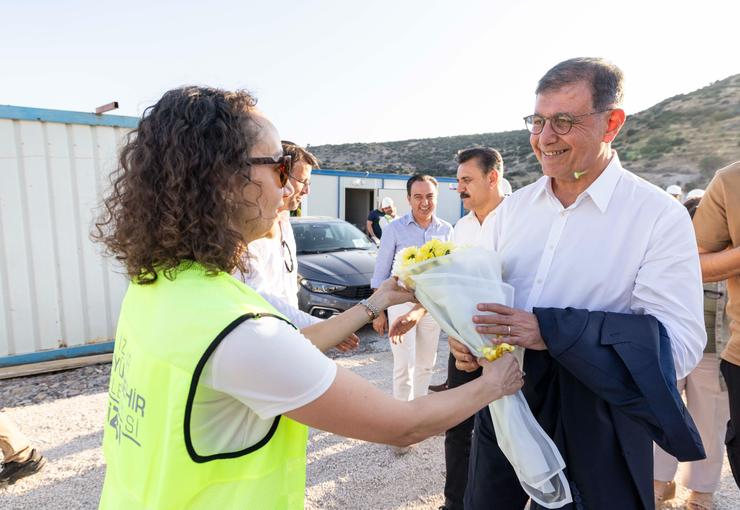 İzmir Büyükşehir Belediyesi, Dikili’nin çevre altyapısını güçlendirecek 1,5 milyar liralık
