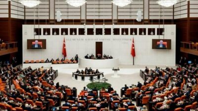 AKP’nin ekim ayına bırakmayı planladığı “çerçeve yasa” teklifinde takvim değişiyor.