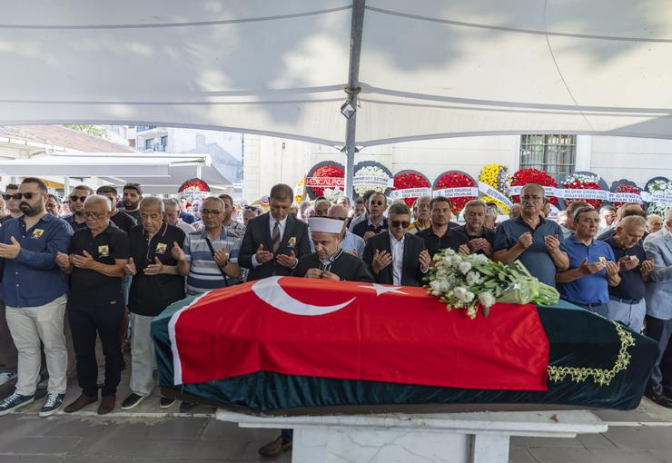 Türk ve İzmir basınının duayen gazetecilerinden Çetin Gürel, 86 yaşında