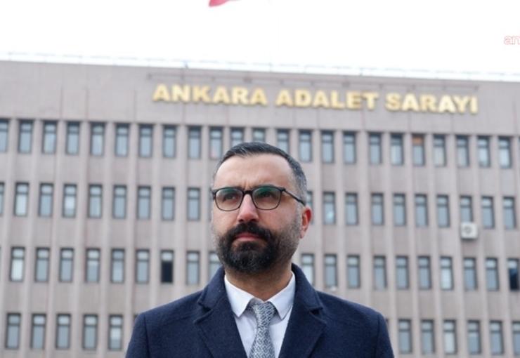 Gazeteci Alican Uludağ gözaltına alındı. Uludağ gözaltına alındığını sosyal medya