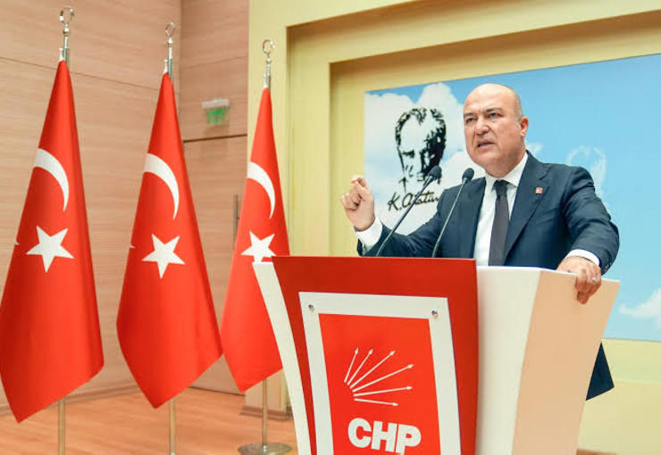 Özgür Özel’in Meclis kürsüsünden yeni parti kuracaklarını resmen açıklamasının ardından