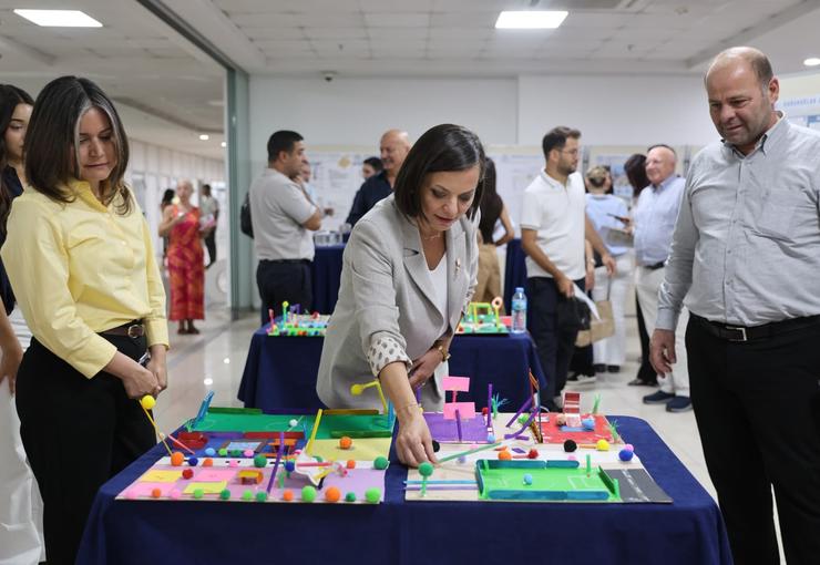 Karabağlar Belediyesi'nin "Çocuk Dostu Kent" temasıyla düzenlediği Karabağlar Akademi 2.