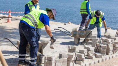 İzmir Büyükşehir Belediyesi, İnciraltı Kent Ormanı'nda kapsamlı yenileme çalışması başlattı.