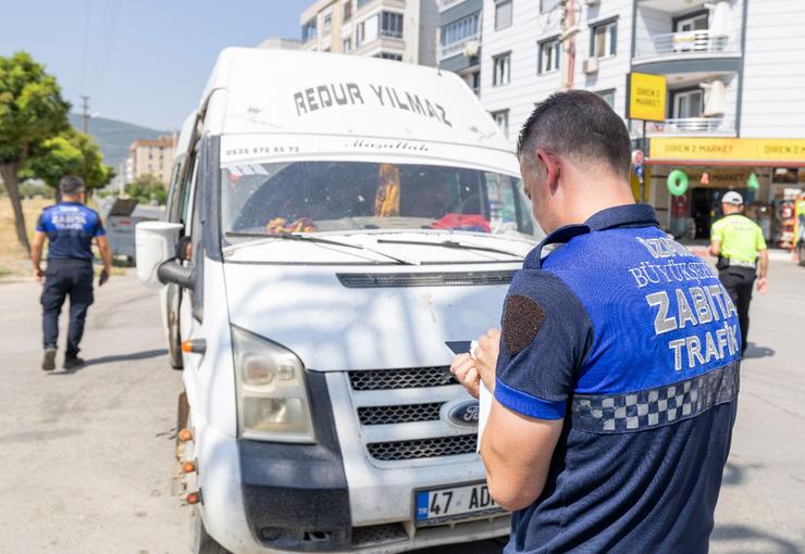 İzmir Büyükşehir Belediyesi ile emniyet ekipleri, yaz aylarında tarım işçisi