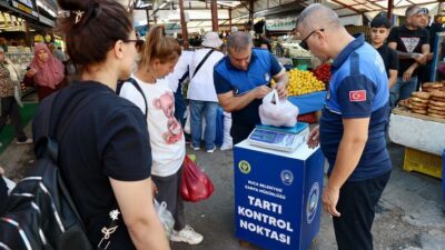 Semt pazarlarında şeffaf ve güvenilir alışveriş dönemini başlatan Buca Belediyesi’nin