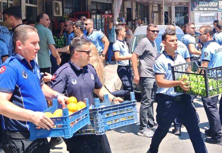İzmir Büyükşehir Belediyesi, Bayraklı Belediyesi ve İlçe Emniyet Müdürlüğü ekipleri,