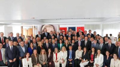 Özgür Özel'in 90 eski CHP'li milletvekili ile kurduğu YENİ Parti'nin