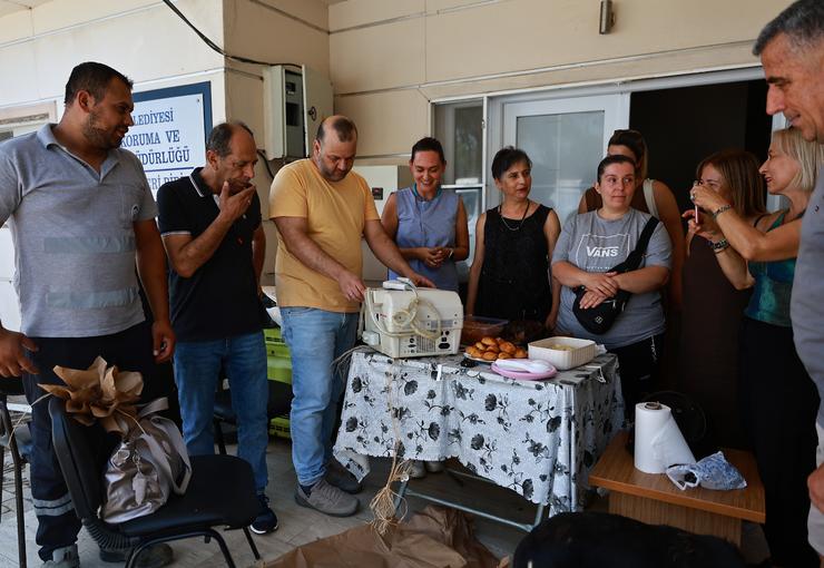 Efes Selçuk Belediyesi Hayvan Barınağı’ndaki can dostlarına anlamlı bir destek,