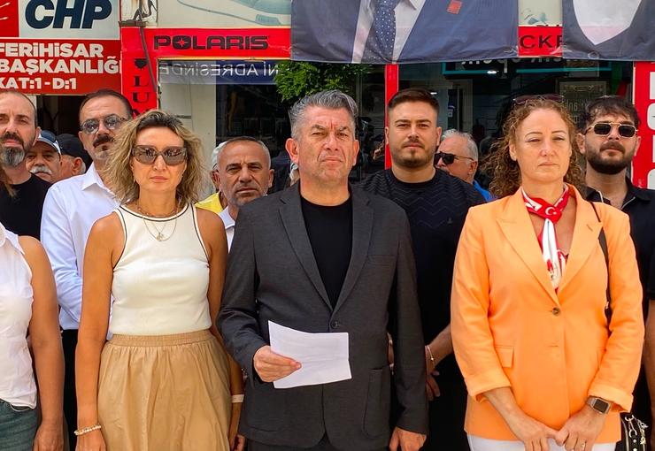 CHP Seferihisar İlçe Başkanı Rahmi Tezel Çınar ve ilçe yönetimi,