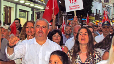 CHP Çeşme İlçe Başkanı Dolunay Onur, ilçe yönetimi, kadın ve
