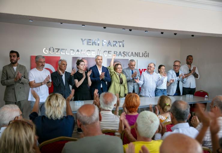 Güzelbahçe Belediye Başkan Vekili Ayşe Akın, 10 belediye meclis üyesi