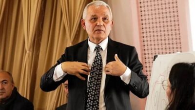 Mamak Belediye Başkanı Veli Gündüz Şahin CHP’den istifa ettiğini açıkladı.