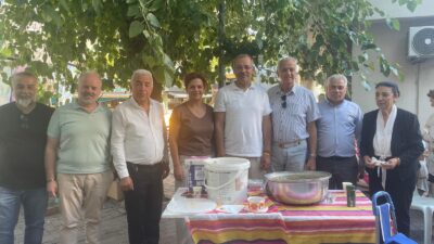 İzmir'de Rahmetli Turgay Yokuş anısına Aşure Hayrı yapıldı.