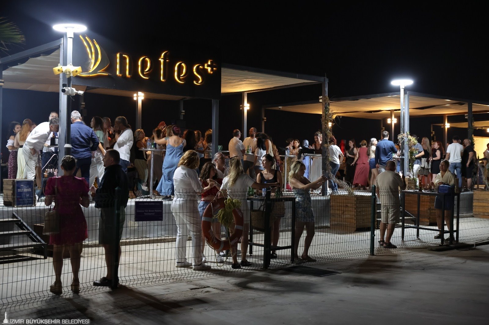 İzmir Marina'da düzenlenen Marina Geceleri, Ağustos ayında da Latin ritimleri