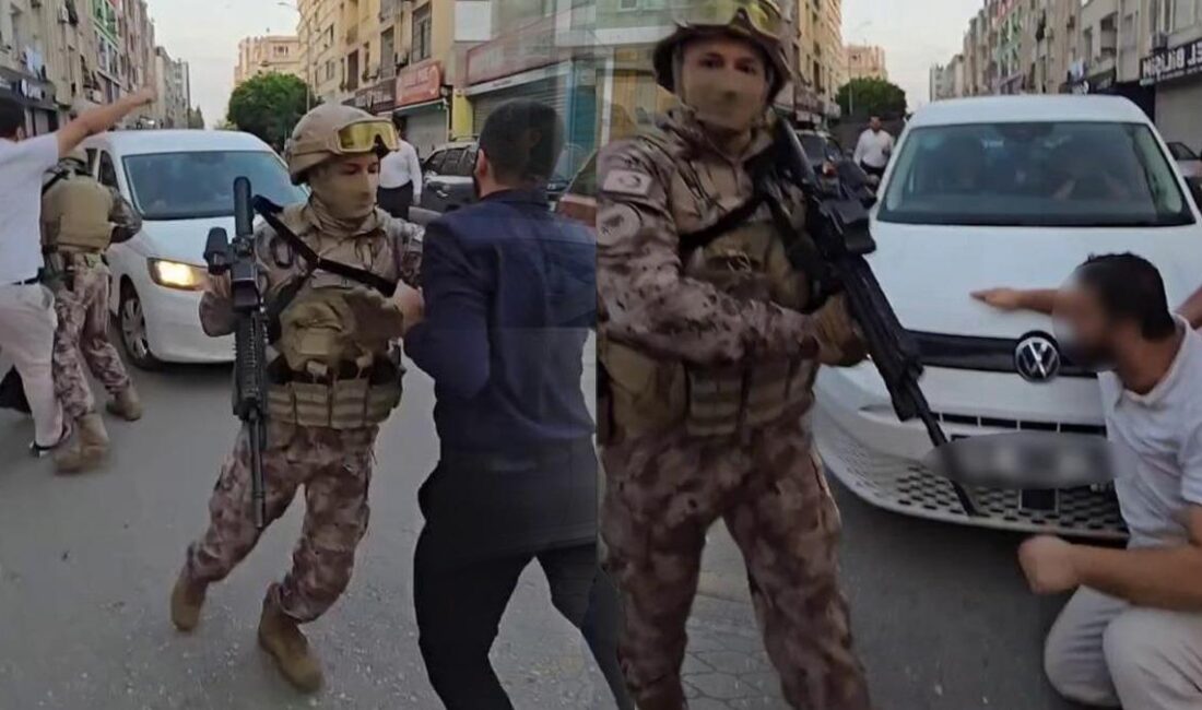 Adana'da sabah gerçekleştirilen operasyonda Alparslan ve Semra Kuytul gözaltına alındı.