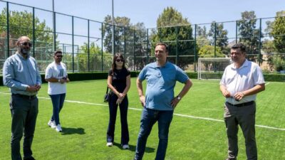 Bornova Belediyesi, Doğanlar Sahası ilçe genelindeki 4 halı sahayı tribünlerinden