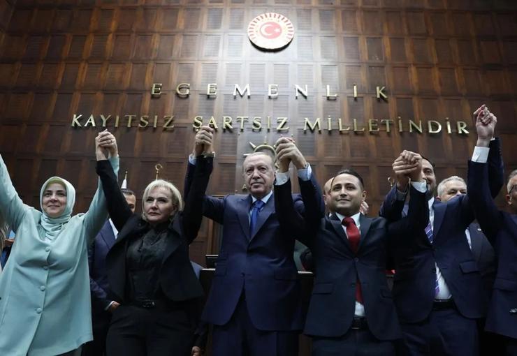 İYİ Parti’den istifa ettikten sonra CHP’ye geçen, ardından CHP’den de