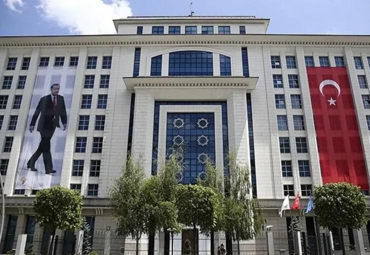 CHP'den istifa eden Kilis Belediye Başkanı Hakan Bilecen'in AK Parti'ye