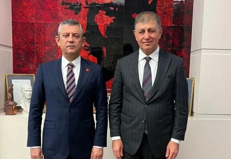 CHP Genel Başkanı Özgür Özel, İzmir Büyükşehir Belediye Başkanı Cemil