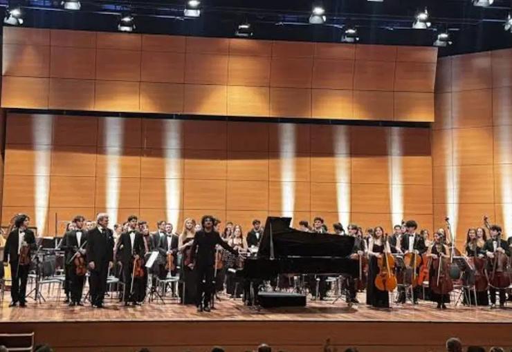 Türkiye Gençlik Filarmoni Orkestrası, 20'nci yıl turnesi kapsamında İstanbul'da sahne
