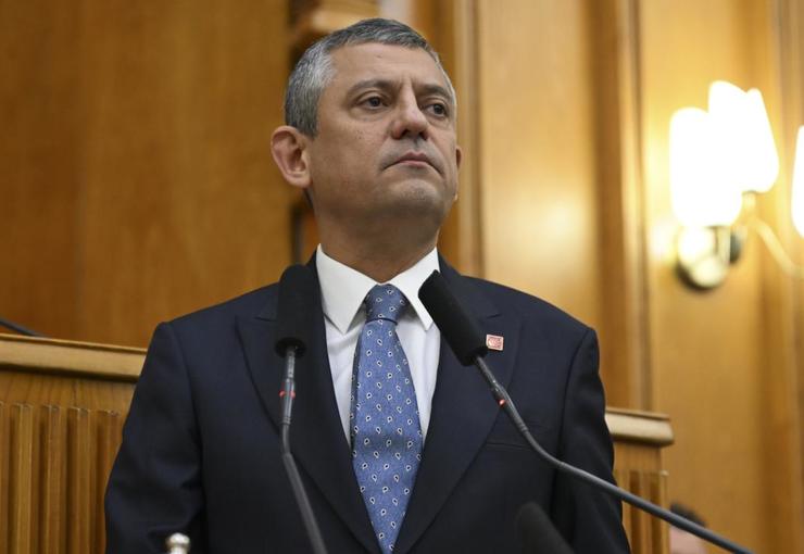 YENİ Parti Genel Başkanı Özgür Özel, AK Parti’ye geçeceği iddia