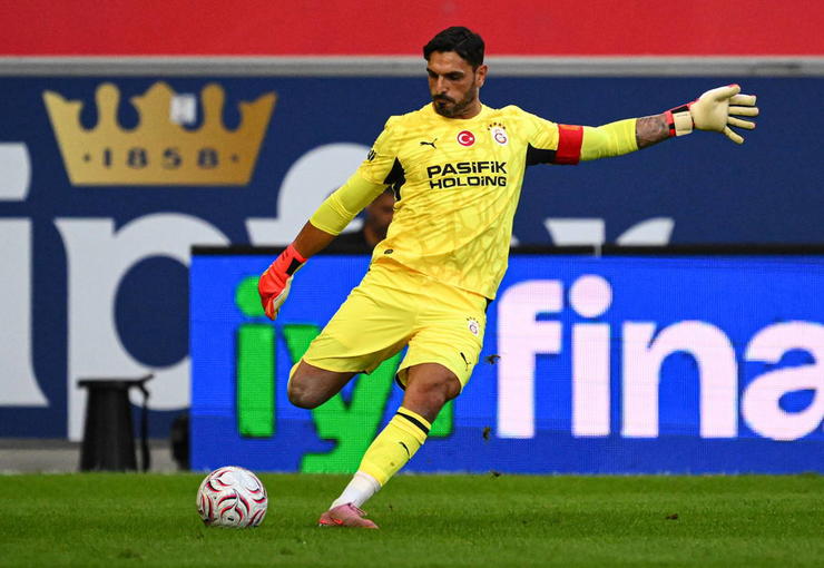 Süper Lig ekibi Göztepe'nin, Galatasaray'dan kaleci Günay Güvenç'i transfer etmek
