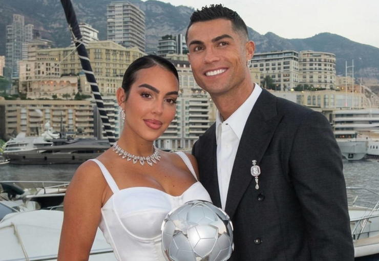 Portekizli futbolcu Cristiano Ronaldo ile uzun yıllardır birlikte olduğu Georgina