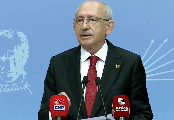 Mutlak butlan kararıyla CHP'nin başına atanan Kemal Kılıçdaroğlu bir basın