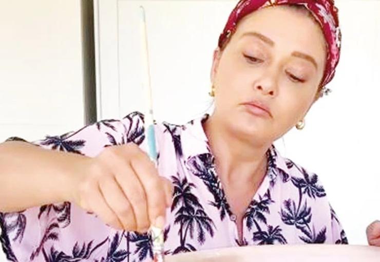 Bir süredir şehir hayatından uzak yaşamını sürdüren ve resim çalışmalarıyla
