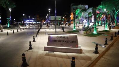 Dikili Belediyesi tarafından Çandarlı’ya kazandırılan Cumhuriyet Meydanı, 7 Ağustos Cuma